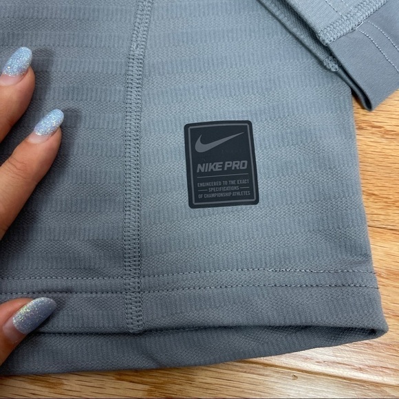 Lot of 2 Nike BOYS Dri-FIt Pro Warm Long Sleeve Shirts - Picture 6 of 7